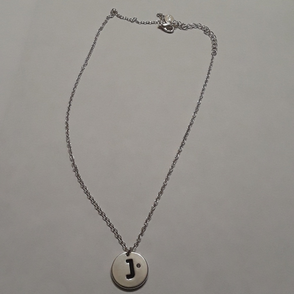 NECKLESS